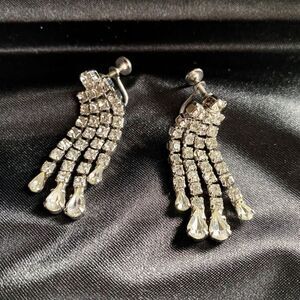 VINTAGE Weisner dangling fringe rhinestone earring